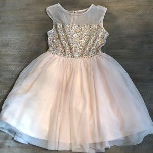 Stunning formal girls dress!!